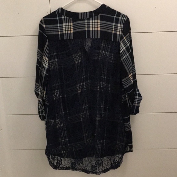 Women’s navy Plaid blouse/tunic with lace back - Picture 4 of 4